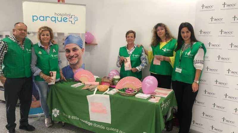 Mesa informativa de la AECC en Zafra